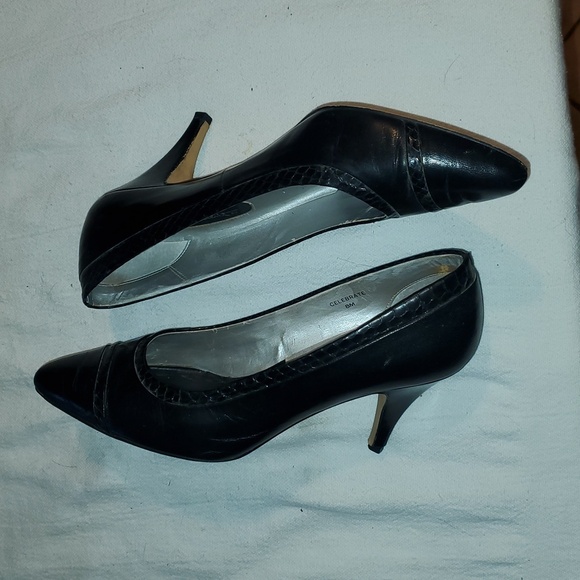 Gloria Vanderbilt Vintage Black Celebrate Sz. 8 Heels Classic Design - Picture 3 of 9